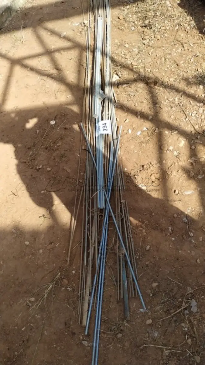 LOTE 334 - 01 LOTE COM BARRAS ROSCADAS. (NO ESTADO) ATENÇÃO! FAZER A VISITAÇÃO ANTES DE ARREMATAR, NÃO SABEMOS SE FUNCIONA, LEILÃO NÃO TEM GARANTIA E NEM DEVOLUÇÃO, SUJEITO A POSSÍVEIS AVARIAS VISÍVEIS/OCULTAS E/OU AUSÊNCIA DE COMPONENTES.