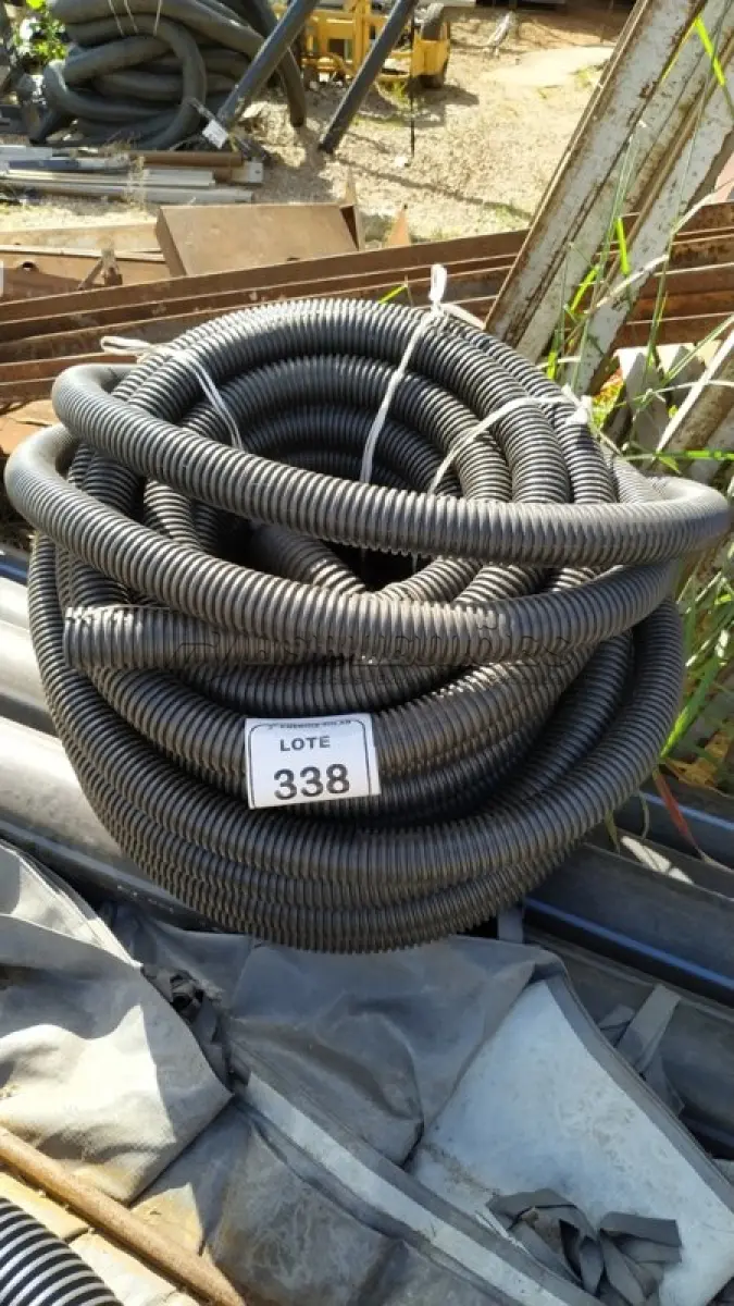 LOTE 338 - 01 LOTE COM MANGUEIRAS CORRUGADAS. (NO ESTADO) ATENÇÃO! FAZER A VISITAÇÃO ANTES DE ARREMATAR, NÃO SABEMOS SE FUNCIONA, LEILÃO NÃO TEM GARANTIA E NEM DEVOLUÇÃO, SUJEITO A POSSÍVEIS AVARIAS VISÍVEIS/OCULTAS E/OU AUSÊNCIA DE COMPONENTES.