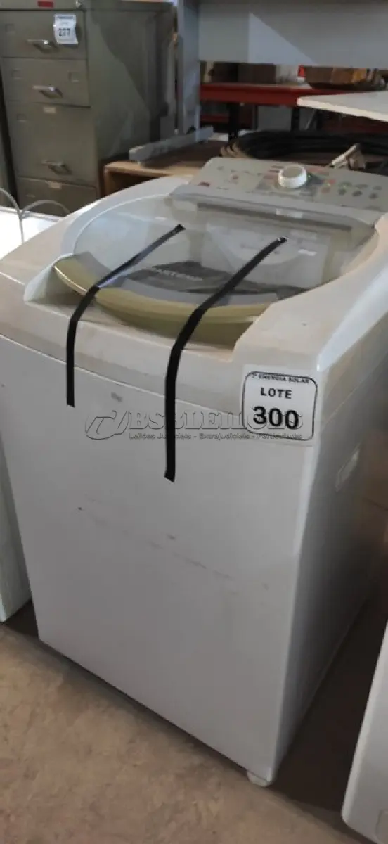 LOTE 300 - 01 MÁQUINA DE LAVAR ROUPAS BRASTEMP 11KG 220VOLTS. (NO ESTADO) ATENÇÃO! FAZER A VISITAÇÃO ANTES DE ARREMATAR, NÃO SABEMOS SE FUNCIONA, LEILÃO NÃO TEM GARANTIA E NEM DEVOLUÇÃO, SUJEITO A POSSÍVEIS AVARIAS VISÍVEIS/OCULTAS E/OU AUSÊNCIA DE COMPONENTES.