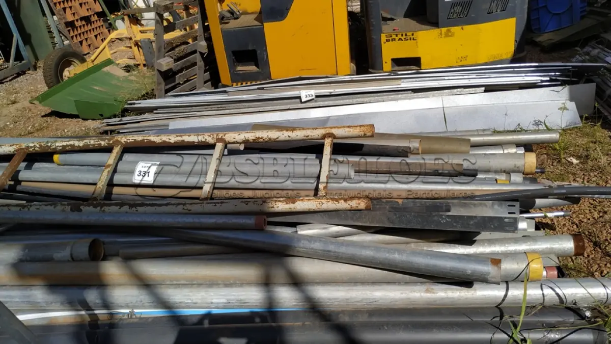 LOTE 331 - 01 LOTE COM CANOS ZINCADOS TAMANHOS DIVERSOS.  (NO ESTADO) ATENÇÃO! FAZER A VISITAÇÃO ANTES DE ARREMATAR, NÃO SABEMOS SE FUNCIONA, LEILÃO NÃO TEM GARANTIA E NEM DEVOLUÇÃO, SUJEITO A POSSÍVEIS AVARIAS VISÍVEIS/OCULTAS E/OU AUSÊNCIA DE COMPONENTES.