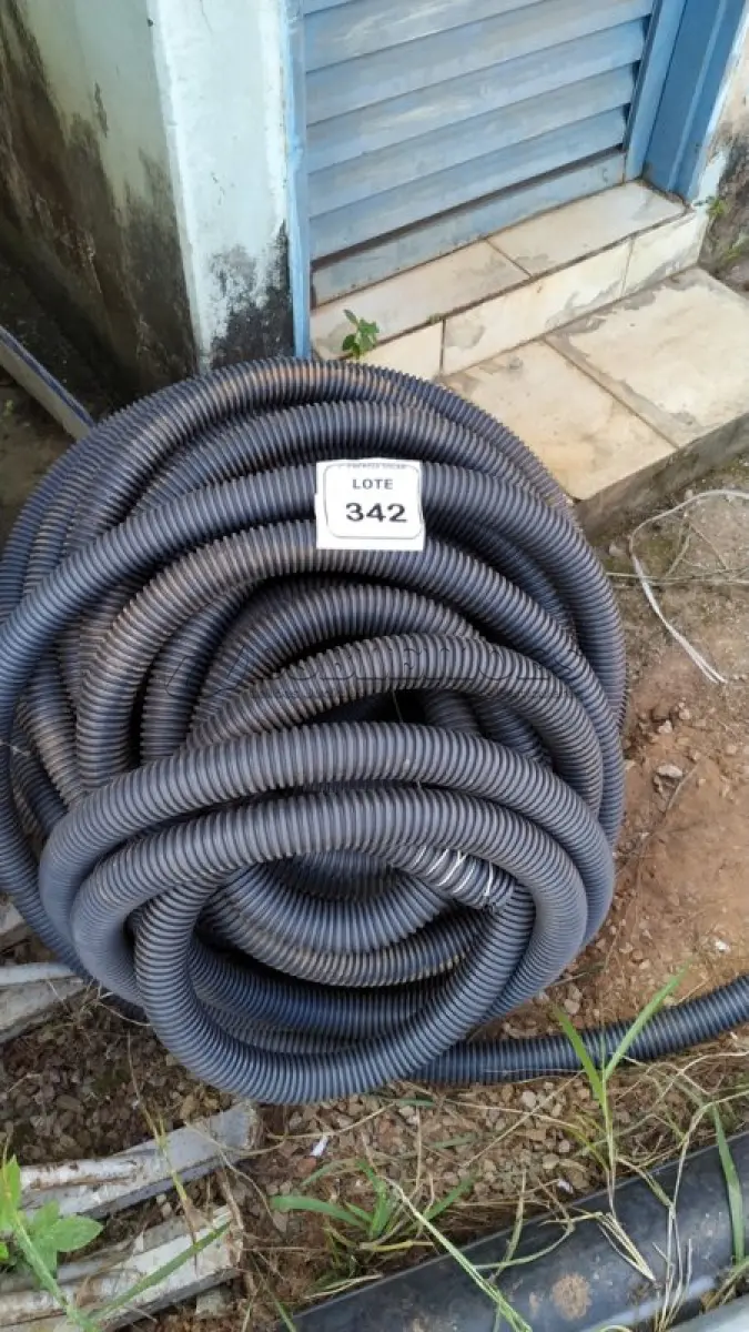 LOTE 342 - 01 LOTE COM MANGUEIRAS CORRUGADAS. (NO ESTADO) ATENÇÃO! FAZER A VISITAÇÃO ANTES DE ARREMATAR, NÃO SABEMOS SE FUNCIONA, LEILÃO NÃO TEM GARANTIA E NEM DEVOLUÇÃO, SUJEITO A POSSÍVEIS AVARIAS VISÍVEIS/OCULTAS E/OU AUSÊNCIA DE COMPONENTES.