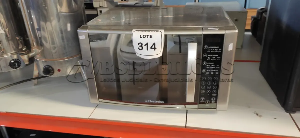 LOTE 314 - 01 FORNO MICROONDAS ELECTROLUX MEC41 31LITROS COM PRATO 220VOLTS. (NO ESTADO) ATENÇÃO! FAZER A VISITAÇÃO ANTES DE ARREMATAR, NÃO SABEMOS SE FUNCIONA, LEILÃO NÃO TEM GARANTIA E NEM DEVOLUÇÃO, SUJEITO A POSSÍVEIS AVARIAS VISÍVEIS/OCULTAS E/OU AUSÊNCIA DE COMPONENTES.
