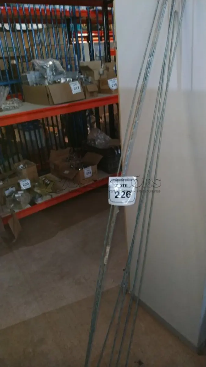 LOTE 226 - 01 LOTE COM BARRAS ROSCADAS. (NO ESTADO) ATENÇÃO! FAZER A VISITAÇÃO ANTES DE ARREMATAR, NÃO SABEMOS SE FUNCIONA, LEILÃO NÃO TEM GARANTIA E NEM DEVOLUÇÃO, SUJEITO A POSSÍVEIS AVARIAS VISÍVEIS/OCULTAS E/OU 