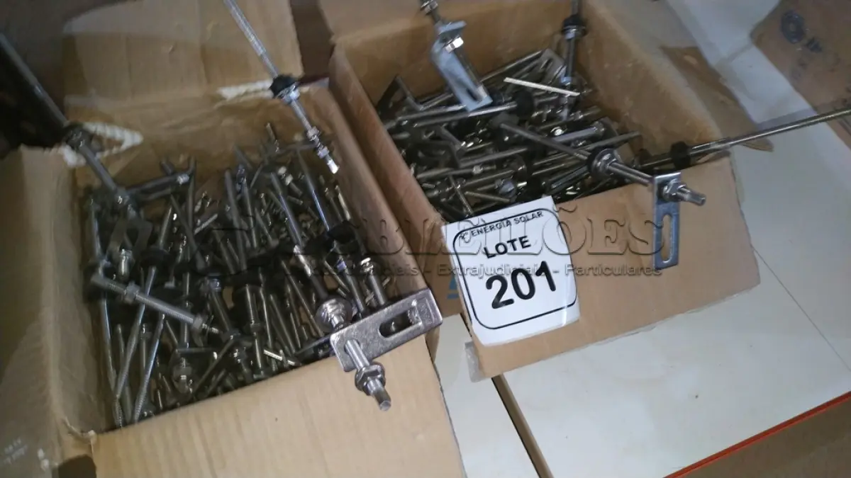 LOTE 201 - 02 CAIXAS COM PARAFUSOS DE FIXAÇÃO METÁLICO M10 X 250MM AÇO INOX.  (NO ESTADO) ATENÇÃO! FAZER A VISITAÇÃO ANTES DE ARREMATAR, NÃO SABEMOS SE FUNCIONA, LEILÃO NÃO TEM GARANTIA E NEM DEVOLUÇÃO, SUJEITO A POSSÍVEIS AVARIAS VISÍVEIS/OCULTAS E/OU AUSÊNCIA DE COMPONENTES.