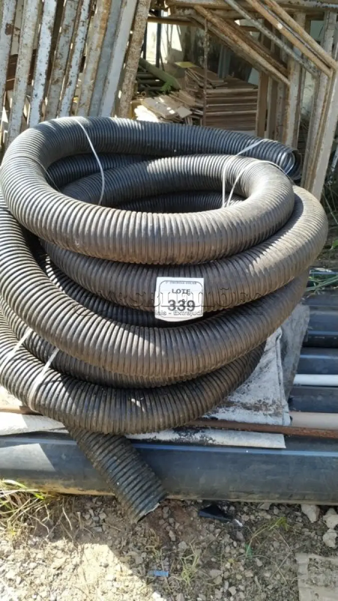 LOTE 339 - 01 LOTE COM MANGUEIRAS CORRUGADAS. (NO ESTADO) ATENÇÃO! FAZER A VISITAÇÃO ANTES DE ARREMATAR, NÃO SABEMOS SE FUNCIONA, LEILÃO NÃO TEM GARANTIA E NEM DEVOLUÇÃO, SUJEITO A POSSÍVEIS AVARIAS VISÍVEIS/OCULTAS E/OU AUSÊNCIA DE COMPONENTES.
