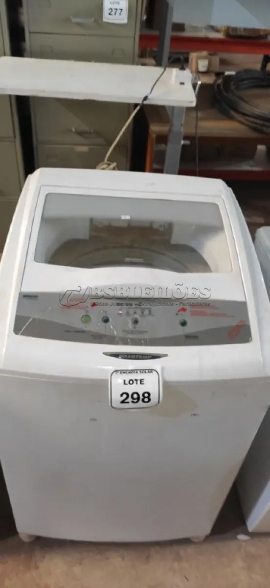 LOTE 298 - 01 MÁQUINA DE LAVAR ROUPAS BRASTEMP 8KG 220VOLTS. (NO ESTADO) ATENÇÃO! FAZER A VISITAÇÃO ANTES DE ARREMATAR, NÃO SABEMOS SE FUNCIONA, LEILÃO NÃO TEM GARANTIA E NEM DEVOLUÇÃO, SUJEITO A POSSÍVEIS AVARIAS VISÍVEIS/OCULTAS E/OU AUSÊNCIA DE COMPONENTES.