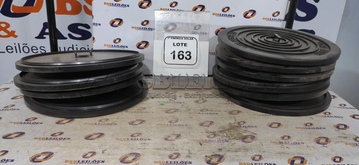 LOTE 163 - 10 TAMPAS PARA PRA RAIOS. (NO ESTADO) ATENÇÃO! FAZER A VISITAÇÃO ANTES DE ARREMATAR, NÃO SABEMOS SE FUNCIONA, LEILÃO NÃO TEM GARANTIA E NEM DEVOLUÇÃO, SUJEITO A POSSÍVEIS AVARIAS VISÍVEIS/OCULTAS E/OU AUSÊNCIA DE COMPONENTES.