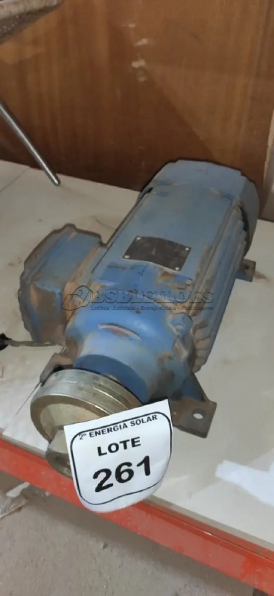 LOTE 261 - 01 MOTOR ELÉTRICO PARA SERRA DE BANCADA. (NO ESTADO) ATENÇÃO! FAZER A VISITAÇÃO ANTES DE ARREMATAR, NÃO SABEMOS SE FUNCIONA, LEILÃO NÃO TEM GARANTIA E NEM DEVOLUÇÃO, SUJEITO A POSSÍVEIS AVARIAS VISÍVEIS/OCULTAS E/OU 