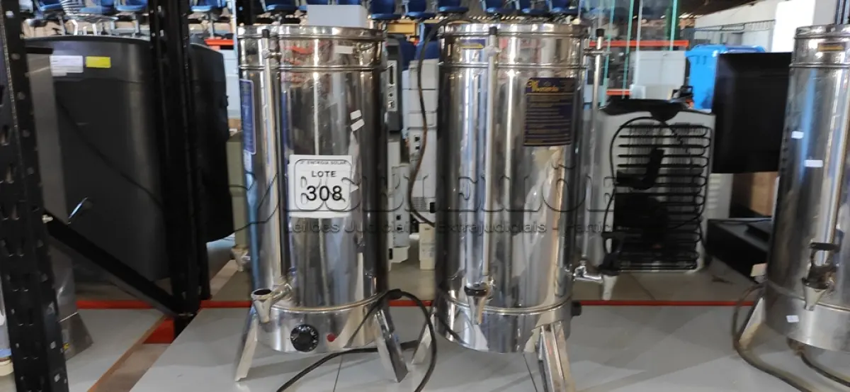 LOTE 308 - 02 CAFETEIRAS INDUSTRIAL MONARCHA. (NO ESTADO) ATENÇÃO! FAZER A VISITAÇÃO ANTES DE ARREMATAR, NÃO SABEMOS SE FUNCIONA, LEILÃO NÃO TEM GARANTIA E NEM DEVOLUÇÃO, SUJEITO A POSSÍVEIS AVARIAS VISÍVEIS/OCULTAS E/OU AUSÊNCIA DE COMPONENTES.