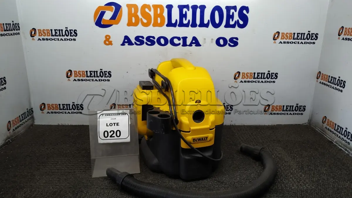 LOTE 020 - 01 ASPIRADOR DE PÓ (VACUUM CLEANER), DEWALT 3AB14 PORTABLE WET/DRY 110V. (NO ESTADO EM QUE SE ENCONTRA. SUJEITO A AVARIAS OCULTAS/VISÍVEIS.) AV9697H