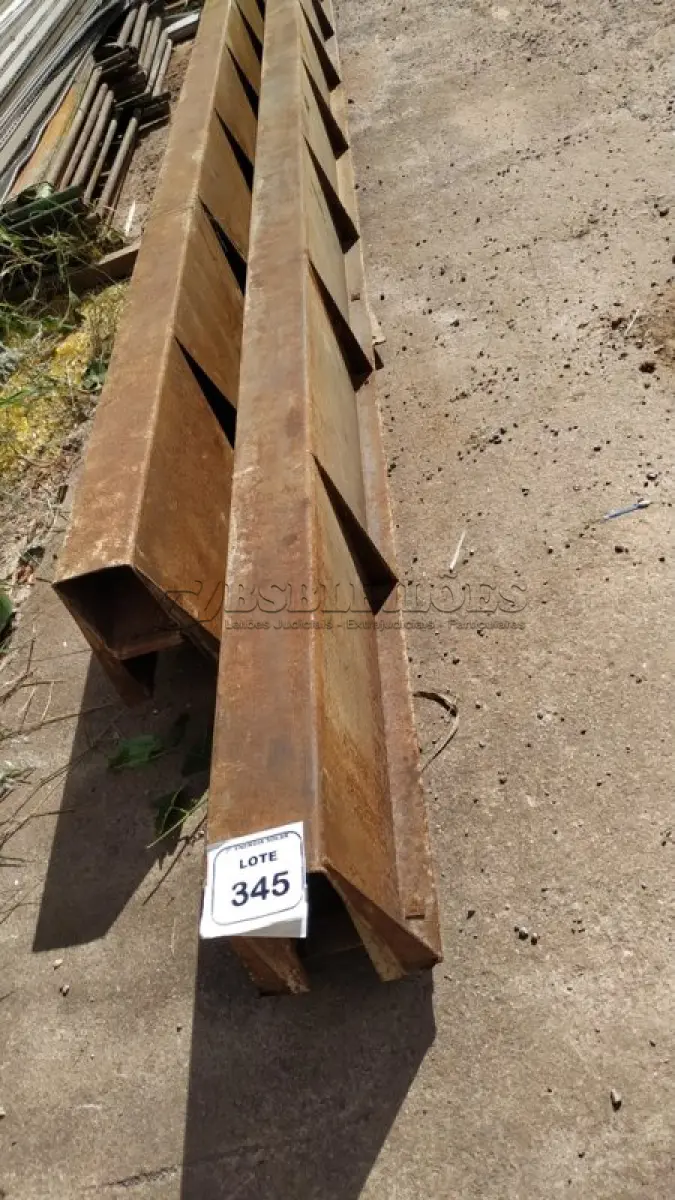 LOTE 345 - 01 FORMA EM FERRO PARA COLUNA. (NO ESTADO) ATENÇÃO! FAZER A VISITAÇÃO ANTES DE ARREMATAR, NÃO SABEMOS SE FUNCIONA, LEILÃO NÃO TEM GARANTIA E NEM DEVOLUÇÃO, SUJEITO A POSSÍVEIS AVARIAS VISÍVEIS/OCULTAS E/OU AUSÊNCIA DE COMPONENTES.