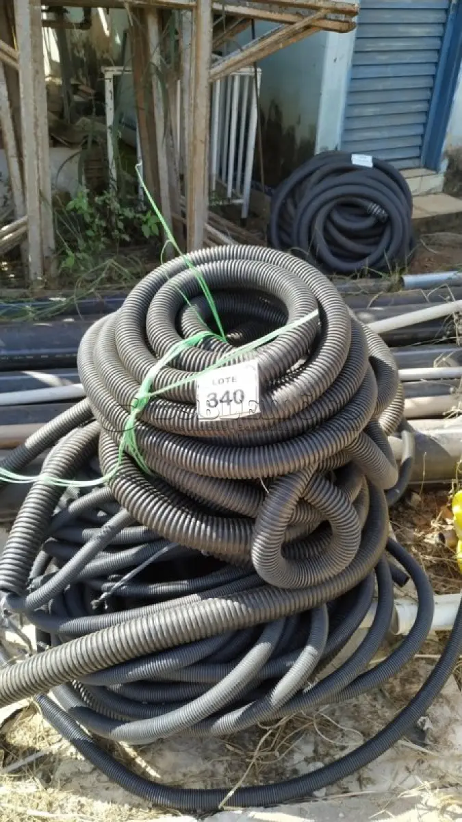 LOTE 340 - 01 LOTE COM MANGUEIRAS CORRUGADAS. (NO ESTADO) ATENÇÃO! FAZER A VISITAÇÃO ANTES DE ARREMATAR, NÃO SABEMOS SE FUNCIONA, LEILÃO NÃO TEM GARANTIA E NEM DEVOLUÇÃO, SUJEITO A POSSÍVEIS AVARIAS VISÍVEIS/OCULTAS E/OU AUSÊNCIA DE COMPONENTES.