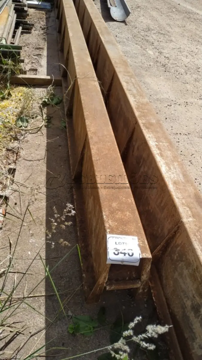 LOTE 346 - 01 FORMA EM FERRO PARA COLUNA. (NO ESTADO) ATENÇÃO! FAZER A VISITAÇÃO ANTES DE ARREMATAR, NÃO SABEMOS SE FUNCIONA, LEILÃO NÃO TEM GARANTIA E NEM DEVOLUÇÃO, SUJEITO A POSSÍVEIS AVARIAS VISÍVEIS/OCULTAS E/OU AUSÊNCIA DE COMPONENTES.