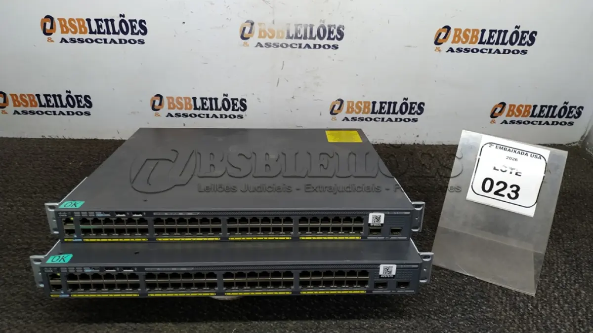 LOTE 023 - 02 SWITCHES. (NO ESTADO EM QUE SE ENCONTRA. SUJEITO A AVARIAS OCULTAS/VISÍVEIS) BF8652L/ AV9767H