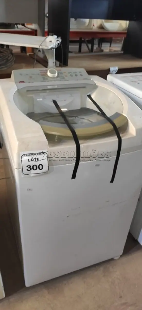 LOTE 300 - 01 MÁQUINA DE LAVAR ROUPAS BRASTEMP 11KG 220VOLTS. (NO ESTADO) ATENÇÃO! FAZER A VISITAÇÃO ANTES DE ARREMATAR, NÃO SABEMOS SE FUNCIONA, LEILÃO NÃO TEM GARANTIA E NEM DEVOLUÇÃO, SUJEITO A POSSÍVEIS AVARIAS VISÍVEIS/OCULTAS E/OU AUSÊNCIA DE COMPONENTES.
