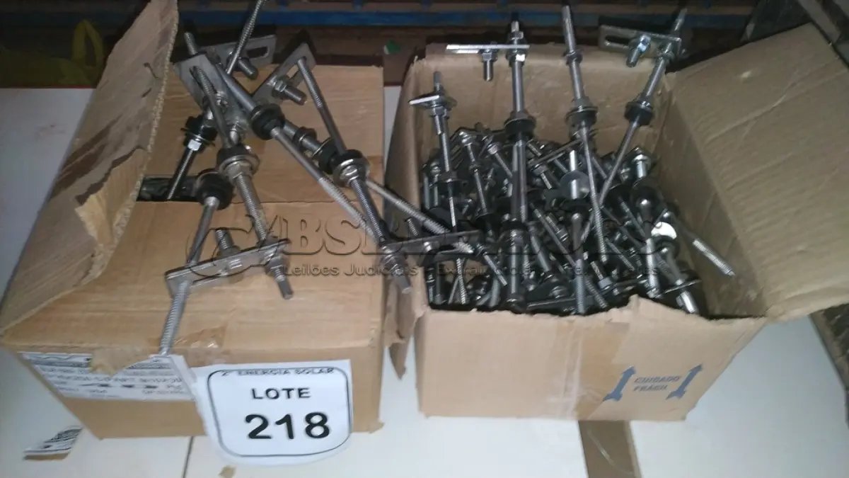 LOTE 218 - 02 CAIXAS COM PARAFUSOS DE FIXAÇÃO METÁLICO M10 X 250MM AÇO INOX.  (NO ESTADO) ATENÇÃO! FAZER A VISITAÇÃO ANTES DE ARREMATAR, NÃO SABEMOS SE FUNCIONA, LEILÃO NÃO TEM GARANTIA E NEM DEVOLUÇÃO, SUJEITO A POSSÍVEIS AVARIAS VISÍVEIS/OCULTAS E/OU AUSÊNCIA DE COMPONENTES.