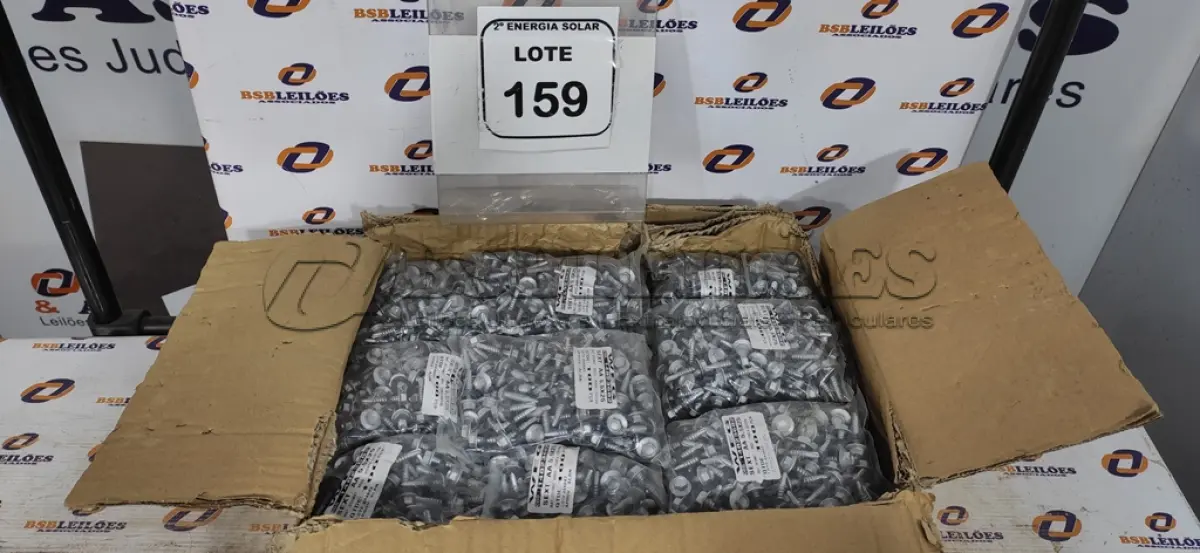 LOTE 159 - 01 CAIXA COM PARAFUSOS SEXTAVADOS AUTO BROCANTE 5.5X25. (NO ESTADO) ATENÇÃO! FAZER A VISITAÇÃO ANTES DE ARREMATAR, NÃO SABEMOS SE FUNCIONA, LEILÃO NÃO TEM GARANTIA E NEM DEVOLUÇÃO, SUJEITO A POSSÍVEIS AVARIAS VISÍVEIS/OCULTAS E/OU AUSÊNCIA DE COMPONENTES.