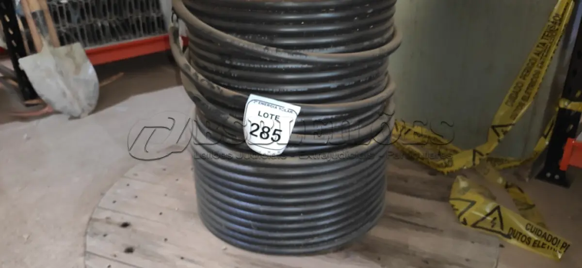 LOTE 285 - 115M DE FIO EM ALUMÍNIO ISOLADO PRETO 0,95MM. (NO ESTADO) ATENÇÃO! FAZER A VISITAÇÃO ANTES DE ARREMATAR, NÃO SABEMOS SE FUNCIONA, LEILÃO NÃO TEM GARANTIA E NEM DEVOLUÇÃO, SUJEITO A POSSÍVEIS AVARIAS VISÍVEIS/OCULTAS