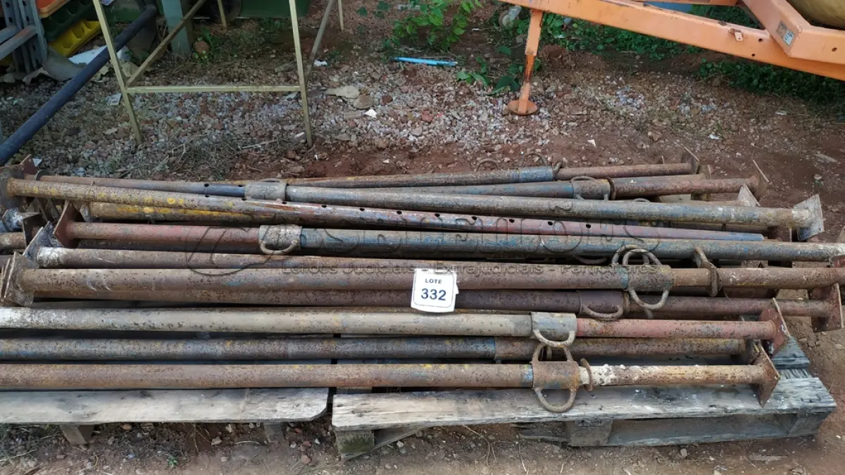 LOTE 331 - 01 LOTE COM CANOS ZINCADOS TAMANHOS DIVERSOS.  (NO ESTADO) ATENÇÃO! FAZER A VISITAÇÃO ANTES DE ARREMATAR, NÃO SABEMOS SE FUNCIONA, LEILÃO NÃO TEM GARANTIA E NEM DEVOLUÇÃO, SUJEITO A POSSÍVEIS AVARIAS VISÍVEIS/OCULTAS E/OU AUSÊNCIA DE COMPONENTES.