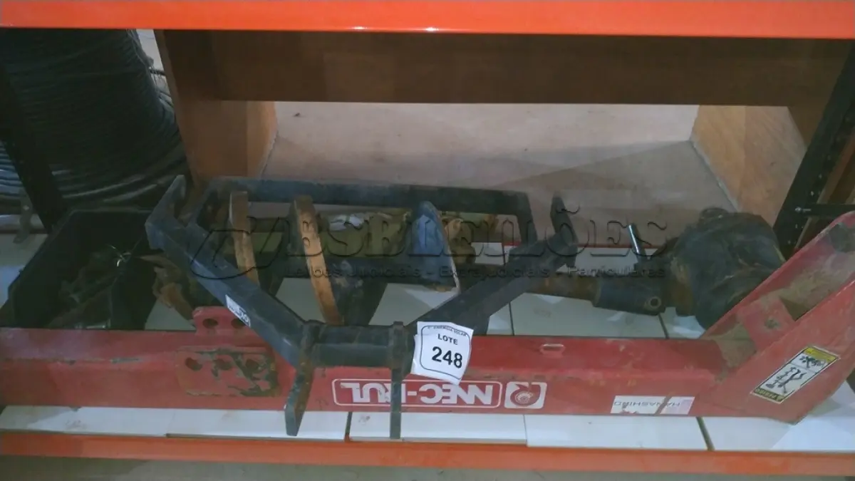 LOTE 248 - 01 PERFURADORA DE SOLO PARA TRATOR COM BRAÇO DE FORÇA. (NO ESTADO) ATENÇÃO! FAZER A VISITAÇÃO ANTES DE ARREMATAR, NÃO SABEMOS SE FUNCIONA, LEILÃO NÃO TEM GARANTIA E NEM DEVOLUÇÃO, SUJEITO A POSSÍVEIS AVARIAS VISÍVEIS/OCULTAS E/OU AUSÊNCIA DE COMPONENTES.