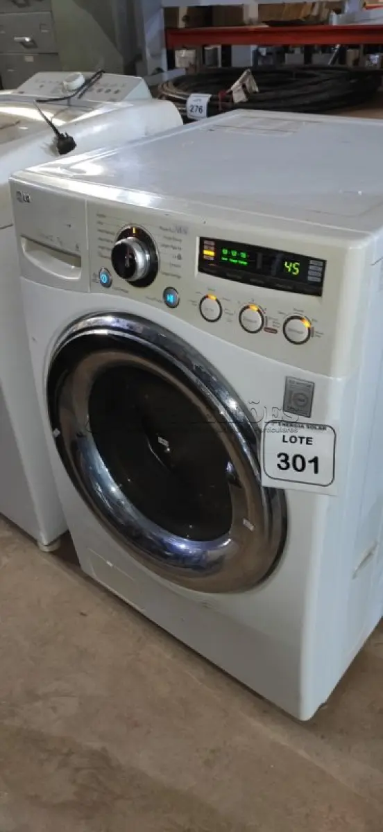 LOTE 301 - 01 LAVA E SECA LG 12KG. (NO ESTADO) ATENÇÃO! FAZER A VISITAÇÃO ANTES DE ARREMATAR, NÃO SABEMOS SE FUNCIONA, LEILÃO NÃO TEM GARANTIA E NEM DEVOLUÇÃO, SUJEITO A POSSÍVEIS AVARIAS VISÍVEIS/OCULTAS E/OU AUSÊNCIA DE COMPONENTES.