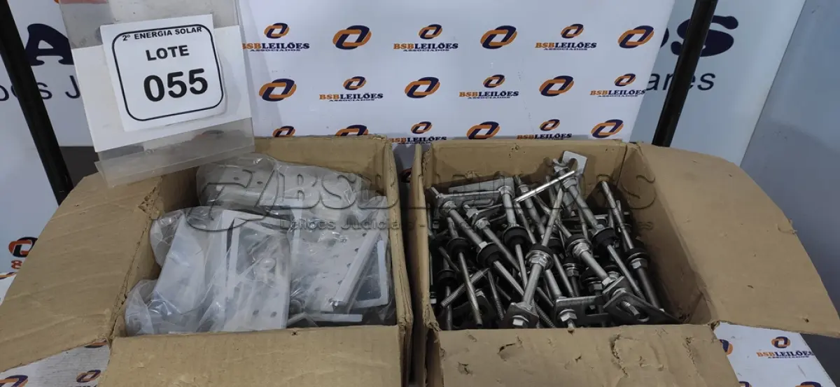 LOTE 055 - 02 CAIXAS COM PARAFUSOS PARA ESTRUTURA METÁLICA 5/16X250. (NO ESTADO) ATENÇÃO! FAZER A VISITAÇÃO ANTES DE ARREMATAR, NÃO SABEMOS SE FUNCIONA, LEILÃO NÃO TEM GARANTIA E NEM DEVOLUÇÃO, SUJEITO A POSSÍVEIS AVARIAS VISÍVEIS/OCULTAS E/OU AUSÊNCIA DE COMPONENTES.
