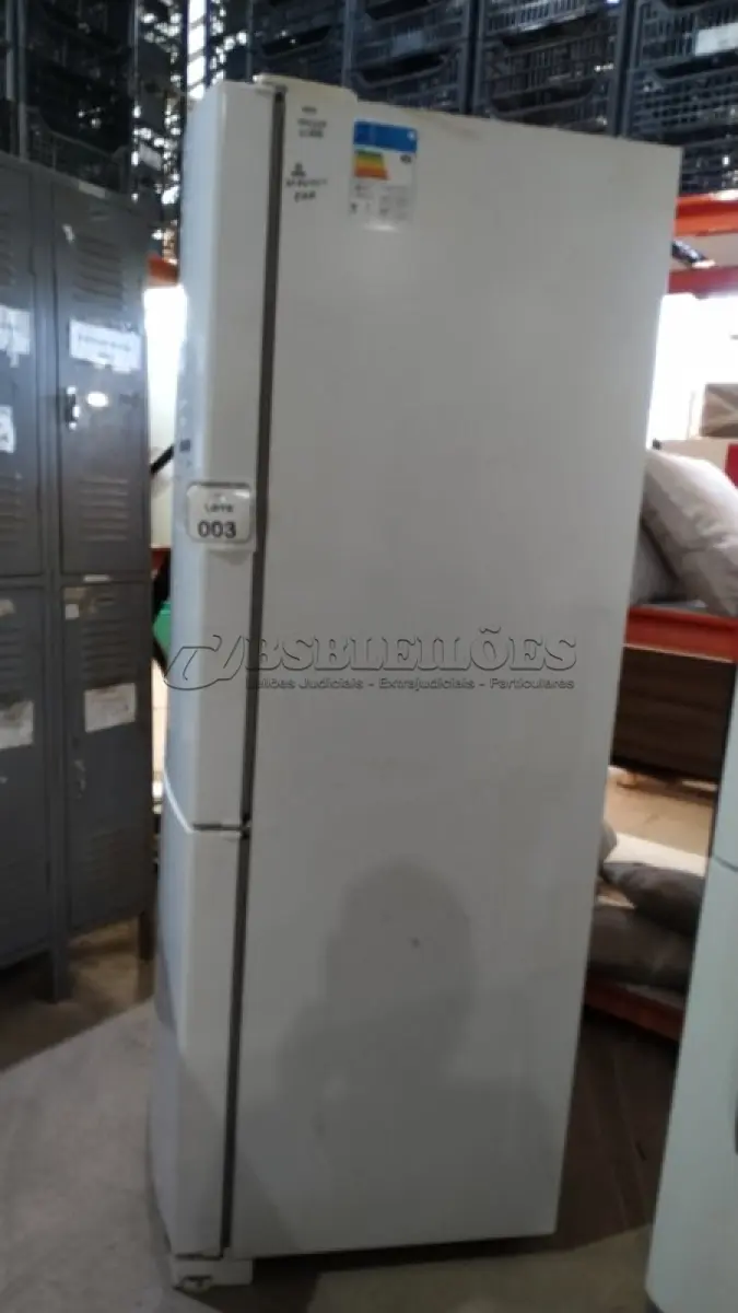 LOTE 003 - 01 GELADEIRA INVERSE MARCA BRASTEMP 220V. (NO ESTADO EM QUE SE ENCONTRA. SUJEITO A AVARIAS OCULTAS/VISÍVEIS) BF8643T