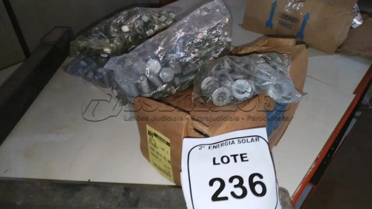 LOTE 236 - 01 CAIXA COM KIT FIXADOR ½. (NO ESTADO) ATENÇÃO! FAZER A VISITAÇÃO ANTES DE ARREMATAR, NÃO SABEMOS SE FUNCIONA, LEILÃO NÃO TEM GARANTIA E NEM DEVOLUÇÃO, SUJEITO A POSSÍVEIS AVARIAS VISÍVEIS/OCULTAS E/OU AUSÊNCIA DE COMPONENTES.
