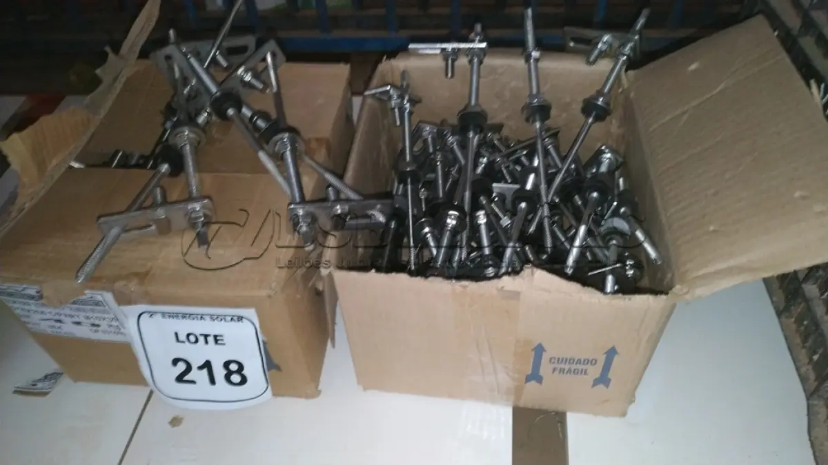 LOTE 218 - 02 CAIXAS COM PARAFUSOS DE FIXAÇÃO METÁLICO M10 X 250MM AÇO INOX.  (NO ESTADO) ATENÇÃO! FAZER A VISITAÇÃO ANTES DE ARREMATAR, NÃO SABEMOS SE FUNCIONA, LEILÃO NÃO TEM GARANTIA E NEM DEVOLUÇÃO, SUJEITO A POSSÍVEIS AVARIAS VISÍVEIS/OCULTAS E/OU AUSÊNCIA DE COMPONENTES.
