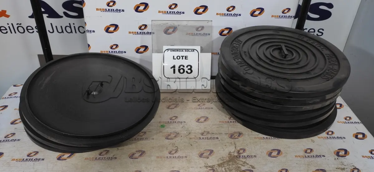 LOTE 163 - 10 TAMPAS PARA PRA RAIOS. (NO ESTADO) ATENÇÃO! FAZER A VISITAÇÃO ANTES DE ARREMATAR, NÃO SABEMOS SE FUNCIONA, LEILÃO NÃO TEM GARANTIA E NEM DEVOLUÇÃO, SUJEITO A POSSÍVEIS AVARIAS VISÍVEIS/OCULTAS E/OU AUSÊNCIA DE COMPONENTES.