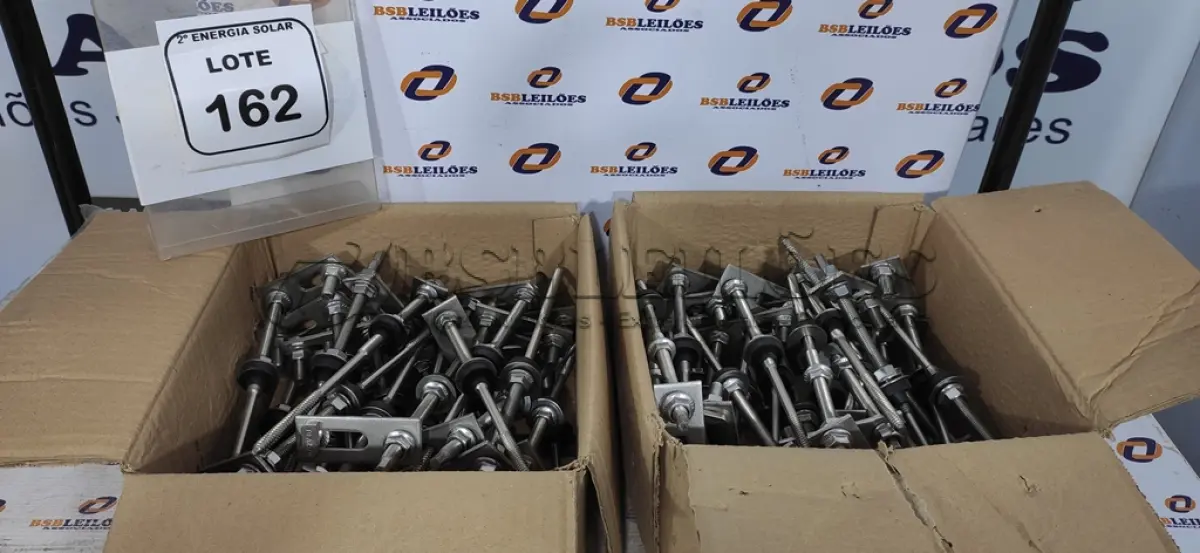 LOTE 162 - 02 CAIXAS COM PARAFUSOS DE FIXAÇÃO METÁLICO M10 X 250MM AÇO INOX.  (NO ESTADO) ATENÇÃO! FAZER A VISITAÇÃO ANTES DE ARREMATAR, NÃO SABEMOS SE FUNCIONA, LEILÃO NÃO TEM GARANTIA E NEM DEVOLUÇÃO, SUJEITO A POSSÍVEIS AVARIAS VISÍVEIS/OCULTAS E/OU AUSÊNCIA DE COMPONENTES.