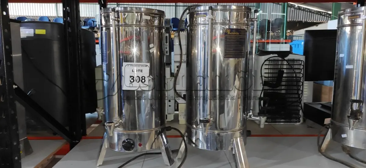 LOTE 308 - 02 CAFETEIRAS INDUSTRIAL MONARCHA. (NO ESTADO) ATENÇÃO! FAZER A VISITAÇÃO ANTES DE ARREMATAR, NÃO SABEMOS SE FUNCIONA, LEILÃO NÃO TEM GARANTIA E NEM DEVOLUÇÃO, SUJEITO A POSSÍVEIS AVARIAS VISÍVEIS/OCULTAS E/OU AUSÊNCIA DE COMPONENTES.