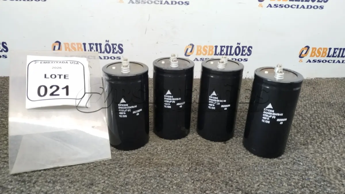 LOTE 021 - 04 CAPACITORES EPCOS 4700NF 450V. (NO ESTADO EM QUE SE ENCONTRA. SUJEITO A AVARIAS OCULTAS/VISÍVEIS)