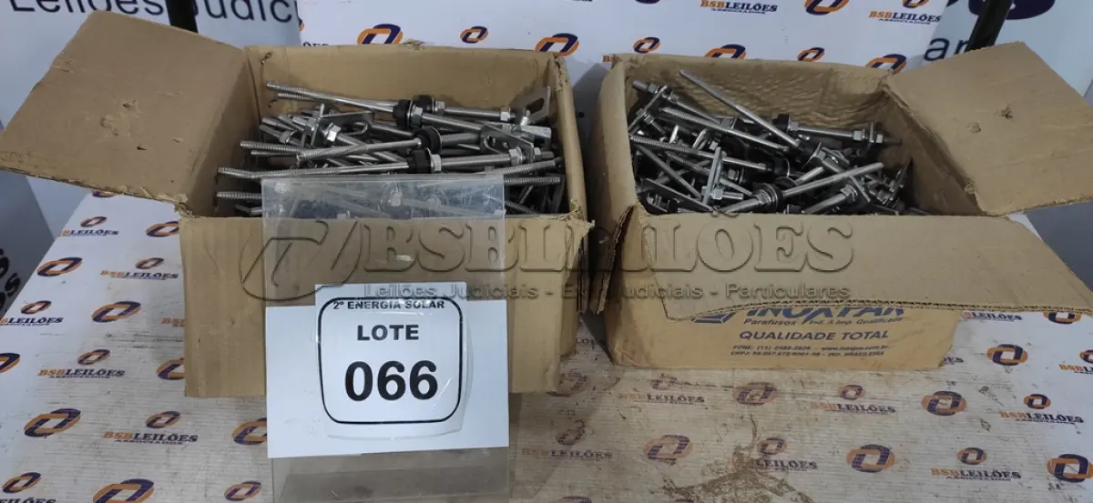 LOTE 066 - 02 CAIXAS COM PARAFUSOS PARA ESTRUTURA METALICA 5/16X250. (NO ESTADO) ATENÇÃO! FAZER A VISITAÇÃO ANTES DE ARREMATAR, NÃO SABEMOS SE FUNCIONA, LEILÃO NÃO TEM GARANTIA E NEM DEVOLUÇÃO, SUJEITO A POSSÍVEIS AVARIAS VISÍVEIS/OCULTAS E/OU AUSÊNCIA DE COMPONENTES.