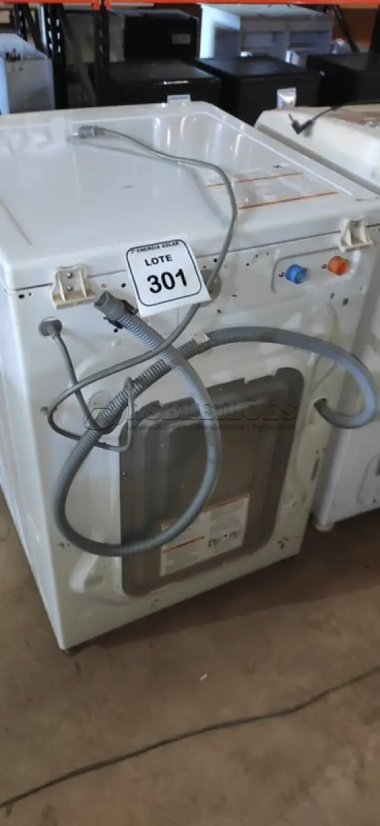 LOTE 301 - 01 LAVA E SECA LG 12KG. (NO ESTADO) ATENÇÃO! FAZER A VISITAÇÃO ANTES DE ARREMATAR, NÃO SABEMOS SE FUNCIONA, LEILÃO NÃO TEM GARANTIA E NEM DEVOLUÇÃO, SUJEITO A POSSÍVEIS AVARIAS VISÍVEIS/OCULTAS E/OU AUSÊNCIA DE COMPONENTES.