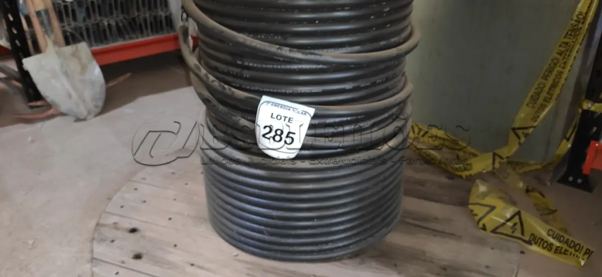 LOTE 285 - 115M DE FIO EM ALUMÍNIO ISOLADO PRETO 0,95MM. (NO ESTADO) ATENÇÃO! FAZER A VISITAÇÃO ANTES DE ARREMATAR, NÃO SABEMOS SE FUNCIONA, LEILÃO NÃO TEM GARANTIA E NEM DEVOLUÇÃO, SUJEITO A POSSÍVEIS AVARIAS VISÍVEIS/OCULTAS