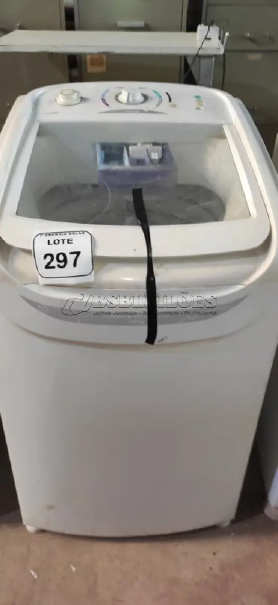 LOTE 297 - 01 MÁQUINA DE LAVAR ROUPAS ELECTROLUX 10 KG 220 VOLTS. (NO ESTADO) ATENÇÃO! FAZER A VISITAÇÃO ANTES DE ARREMATAR, NÃO SABEMOS SE FUNCIONA, LEILÃO NÃO TEM GARANTIA E NEM DEVOLUÇÃO, SUJEITO A POSSÍVEIS AVARIAS VISÍVEIS/OCULTAS E/OU AUSÊNCIA DE COMPONENTES.