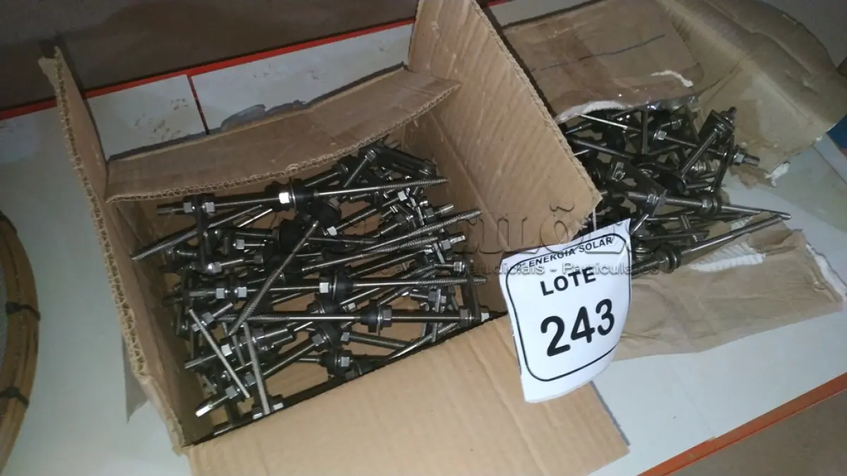 LOTE 243 - 02 CAIXAS COM PARAFUSOS DE FIXAÇÃO METÁLICO M10 X 250MM AÇO INOX.  (NO ESTADO) ATENÇÃO! FAZER A VISITAÇÃO ANTES DE ARREMATAR, NÃO SABEMOS SE FUNCIONA, LEILÃO NÃO TEM GARANTIA E NEM DEVOLUÇÃO, SUJEITO A POSSÍVEIS AVARIAS VISÍVEIS/OCULTAS E/OU 