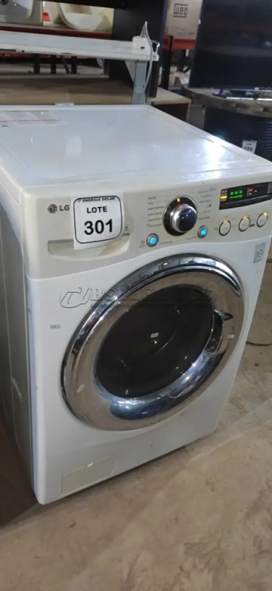 LOTE 301 - 01 LAVA E SECA LG 12KG. (NO ESTADO) ATENÇÃO! FAZER A VISITAÇÃO ANTES DE ARREMATAR, NÃO SABEMOS SE FUNCIONA, LEILÃO NÃO TEM GARANTIA E NEM DEVOLUÇÃO, SUJEITO A POSSÍVEIS AVARIAS VISÍVEIS/OCULTAS E/OU AUSÊNCIA DE COMPONENTES.
