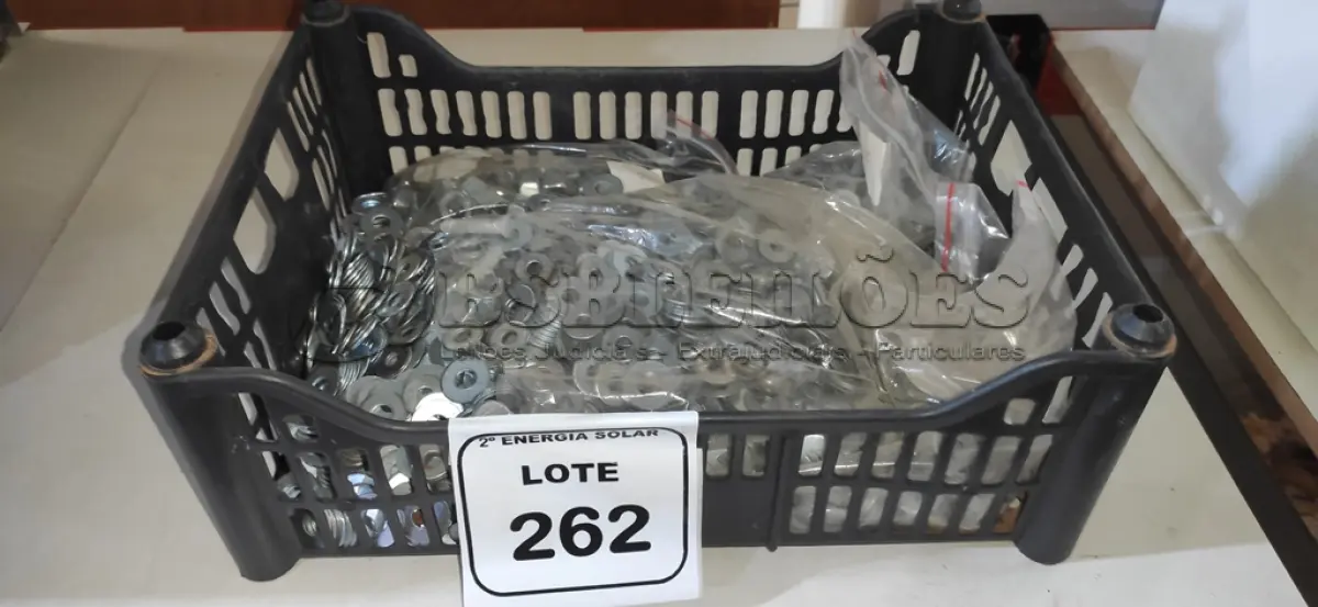 LOTE 262 - 01 CAIXA COM ARRUELAS E PORCAS TAMANHOS DIVERSOS. (NO ESTADO) ATENÇÃO! FAZER A VISITAÇÃO ANTES DE ARREMATAR, NÃO SABEMOS SE FUNCIONA, LEILÃO NÃO TEM GARANTIA E NEM DEVOLUÇÃO, SUJEITO A POSSÍVEIS AVARIAS VISÍVEIS/OCULTAS E/OU AUSÊNCIA DE COMPONENTES.