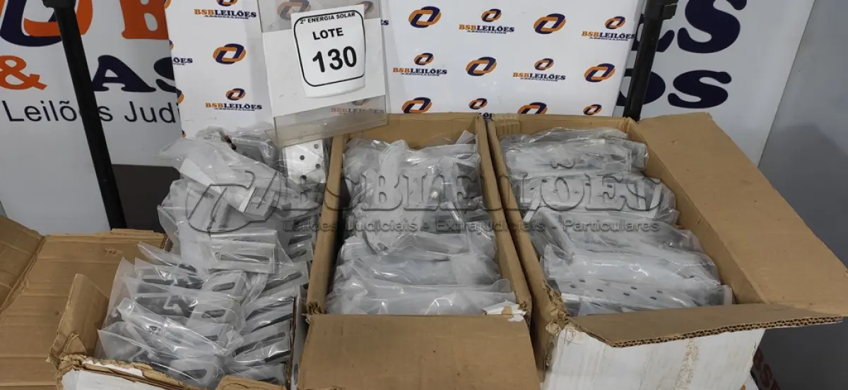 LOTE 130 - 03 CAIXAS DE SUPORTE SINGLE PARA PAINEL SOLARES. (NO ESTADO) ATENÇÃO! FAZER A VISITAÇÃO ANTES DE ARREMATAR, NÃO SABEMOS SE FUNCIONA, LEILÃO NÃO TEM GARANTIA E NEM DEVOLUÇÃO, SUJEITO A POSSÍVEIS AVARIAS VISÍVEIS/OCULTAS E/OU AUSÊNCIA DE COMPONENTES.