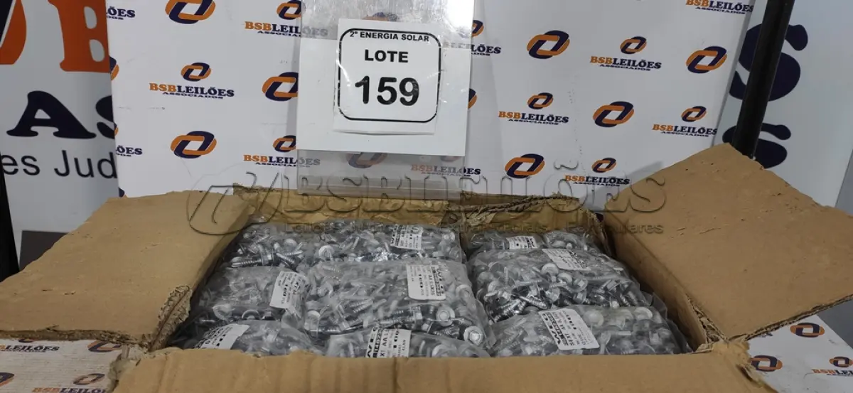 LOTE 159 - 01 CAIXA COM PARAFUSOS SEXTAVADOS AUTO BROCANTE 5.5X25. (NO ESTADO) ATENÇÃO! FAZER A VISITAÇÃO ANTES DE ARREMATAR, NÃO SABEMOS SE FUNCIONA, LEILÃO NÃO TEM GARANTIA E NEM DEVOLUÇÃO, SUJEITO A POSSÍVEIS AVARIAS VISÍVEIS/OCULTAS E/OU AUSÊNCIA DE COMPONENTES.