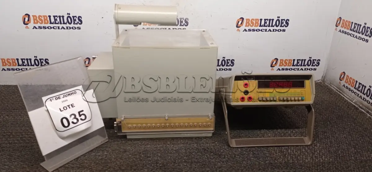 LOTE 035 - 01 MULTÍMETRO ANALÓGICO MODELO MDM-8145 MARCA MINPA E 01 CAIXA DE CONDICIONAMENTO ANIMAL MODELO EP-102 COM PAINEL DE CONTROLE MODELO CS 0199 110V. (NO ESTADO) ATENÇÃO! FAZER A VISITAÇÃO ANTES DE ARREMATAR, NÃO SABEMOS SE FUNCIONA, LEILÃO NÃO TEM GARANTIA E NEM DEVOLUÇÃO, SUJEITO A POSSÍVEIS AVARIAS VISÍVEIS/OCULTAS E/OU AUSÊNCIA DE COMPONENTES.