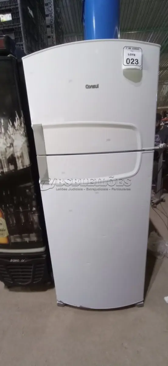 LOTE 023 - 01 GELADEIRA 350L 220V MARCA CONSUL. (NO ESTADO) ATENÇÃO! FAZER A VISITAÇÃO ANTES DE ARREMATAR, NÃO SABEMOS SE FUNCIONA, LEILÃO NÃO TEM GARANTIA E NEM DEVOLUÇÃO, SUJEITO A POSSÍVEIS AVARIAS VISÍVEIS/OCULTAS E/OU AUSÊNCIA DE COMPONENTES.