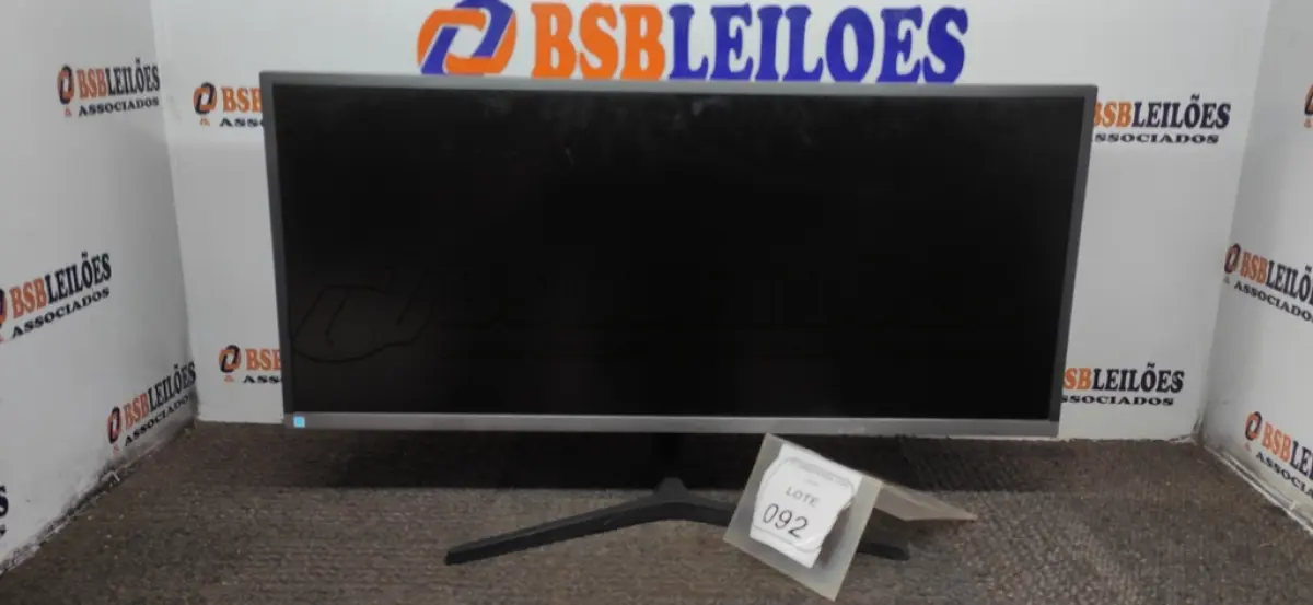 LOTE 092 - 01 MONITOR 34” HDMI MARCA SAMSUNG. (NO ESTADO EM QUE SE ENCONTRA. SUJEITO A AVARIAS OCULTAS/VISÍVEIS.) BC9661S