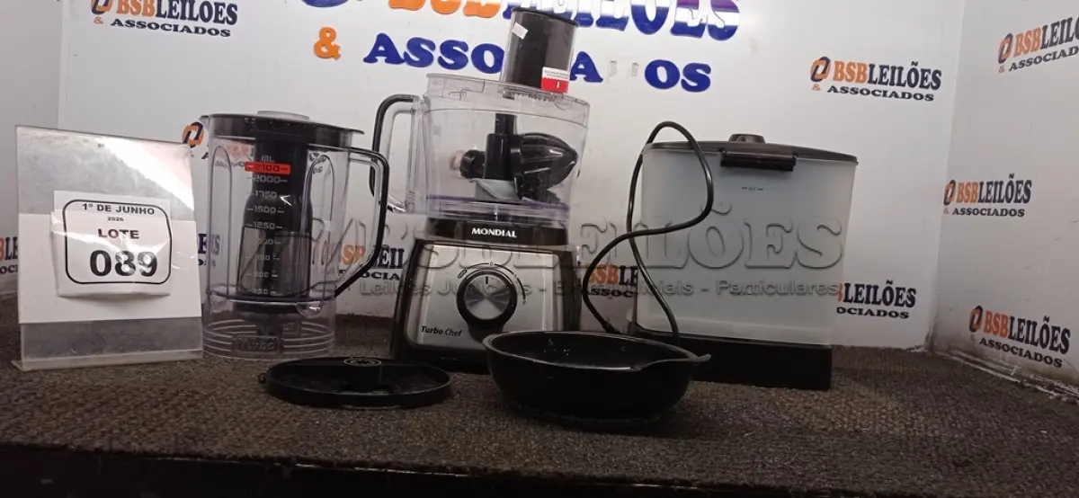LOTE 089 - 01 MÁQUINA DE CAFÉ EXPRESSO E 01 LIQUIDIFICADOR MODELO TUBO CHEF MARCA MONDIAL. (NO ESTADO) ATENÇÃO! FAZER A VISITAÇÃO ANTES DE ARREMATAR, NÃO SABEMOS SE FUNCIONA, LEILÃO NÃO TEM GARANTIA E NEM DEVOLUÇÃO, SUJEITO A POSSÍVEIS AVARIAS VISÍVEIS/OCULTAS E/OU AUSÊNCIA DE COMPONENTES.