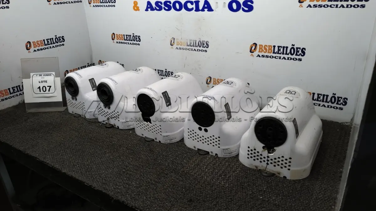 LOTE 107 - 05 SECADORES DE MÃO. (NO ESTADO) ATENÇÃO! FAZER A VISITAÇÃO ANTES DE ARREMATAR, NÃO SABEMOS SE FUNCIONA, LEILÃO NÃO TEM GARANTIA E NEM DEVOLUÇÃO, SUJEITO A POSSÍVEIS AVARIAS VISÍVEIS/OCULTAS E/OU AUSÊNCIA DE COMPONENTES.