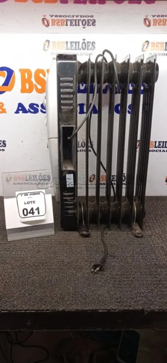LOTE 041 - 01 AQUECEDOR DE AR 220V MARCA MONDIAL. (NO ESTADO) ATENÇÃO! FAZER A VISITAÇÃO ANTES DE ARREMATAR, NÃO SABEMOS SE FUNCIONA, LEILÃO NÃO TEM GARANTIA E NEM DEVOLUÇÃO, SUJEITO A POSSÍVEIS AVARIAS VISÍVEIS/OCULTAS E/OU AUSÊNCIA DE COMPONENTES.