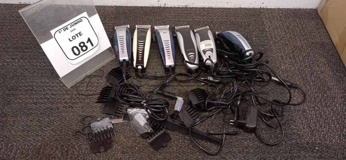 LOTE 081 - 06 MÁQUINAS DE CORTAR CABELO MODELOS DIVERSOS MARCA MONDIAL. (NO ESTADO) ATENÇÃO! FAZER A VISITAÇÃO ANTES DE ARREMATAR, NÃO SABEMOS SE FUNCIONA, LEILÃO NÃO TEM GARANTIA E NEM DEVOLUÇÃO, SUJEITO A POSSÍVEIS AVARIAS VISÍVEIS/OCULTAS E/OU AUSÊNCIA DE COMPONENTES.