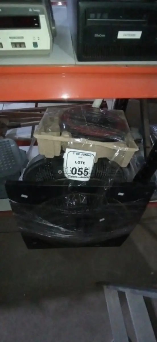 LOTE 055 - 01 ASPIRADOR ROBÔ E 04 VENTILADORES DE MARCAS E MODELOS DIVERSOS. (NO ESTADO) ATENÇÃO! FAZER A VISITAÇÃO ANTES DE ARREMATAR, NÃO SABEMOS SE FUNCIONA, LEILÃO NÃO TEM GARANTIA E NEM DEVOLUÇÃO, SUJEITO A POSSÍVEIS AVARIAS VISÍVEIS/OCULTAS E/OU AUSÊNCIA DE COMPONENTES.